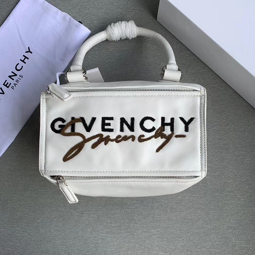 Givenchy-bea8b91c